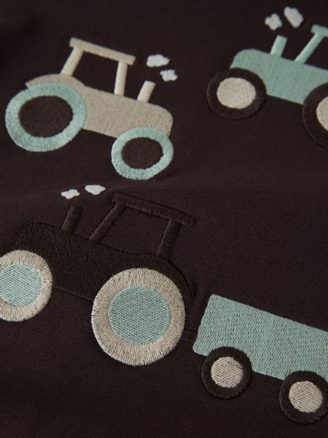 model_shot-front_full